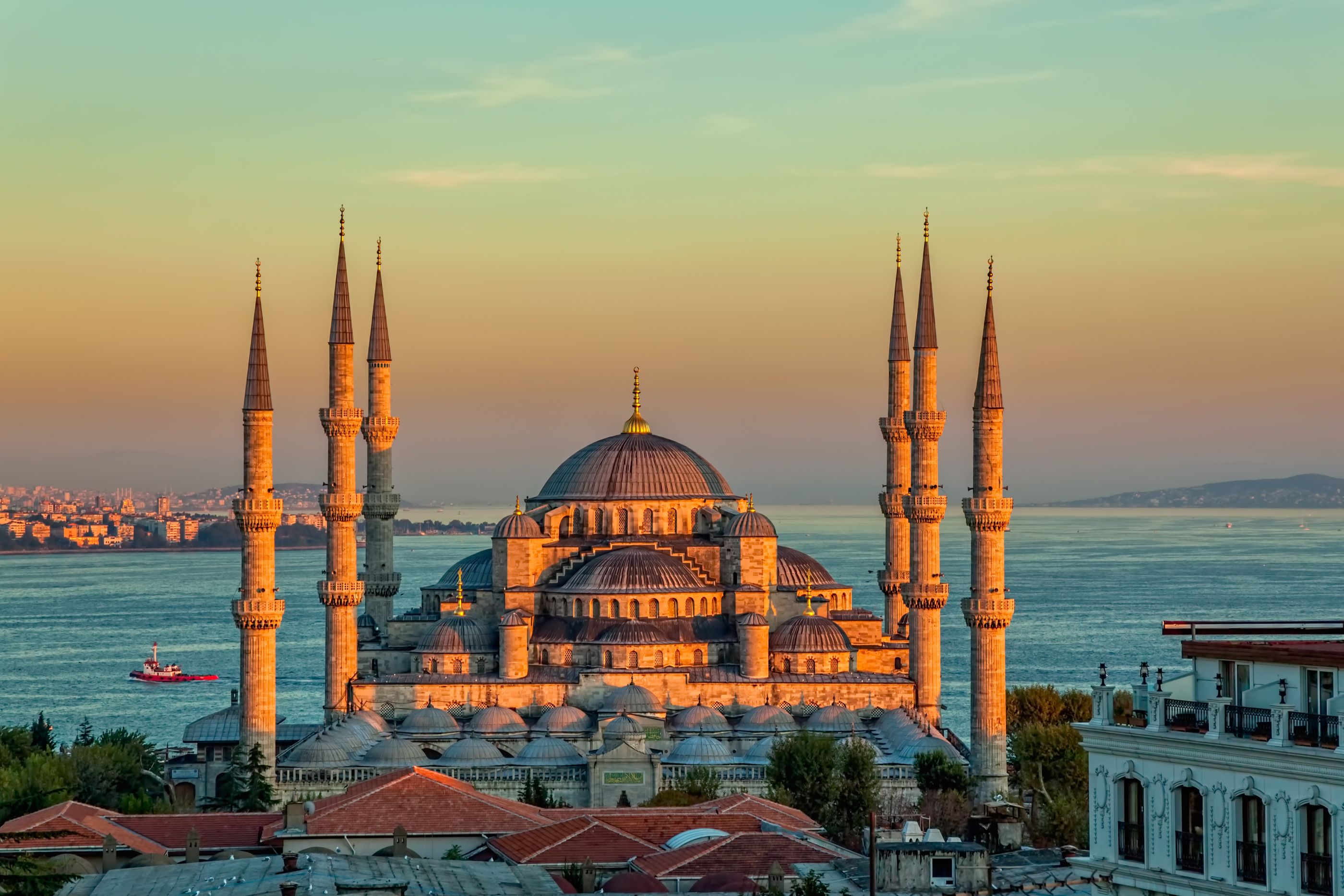 Travel Agency Visual Identity, Umrah Packages & Customer Inquiry Funnel